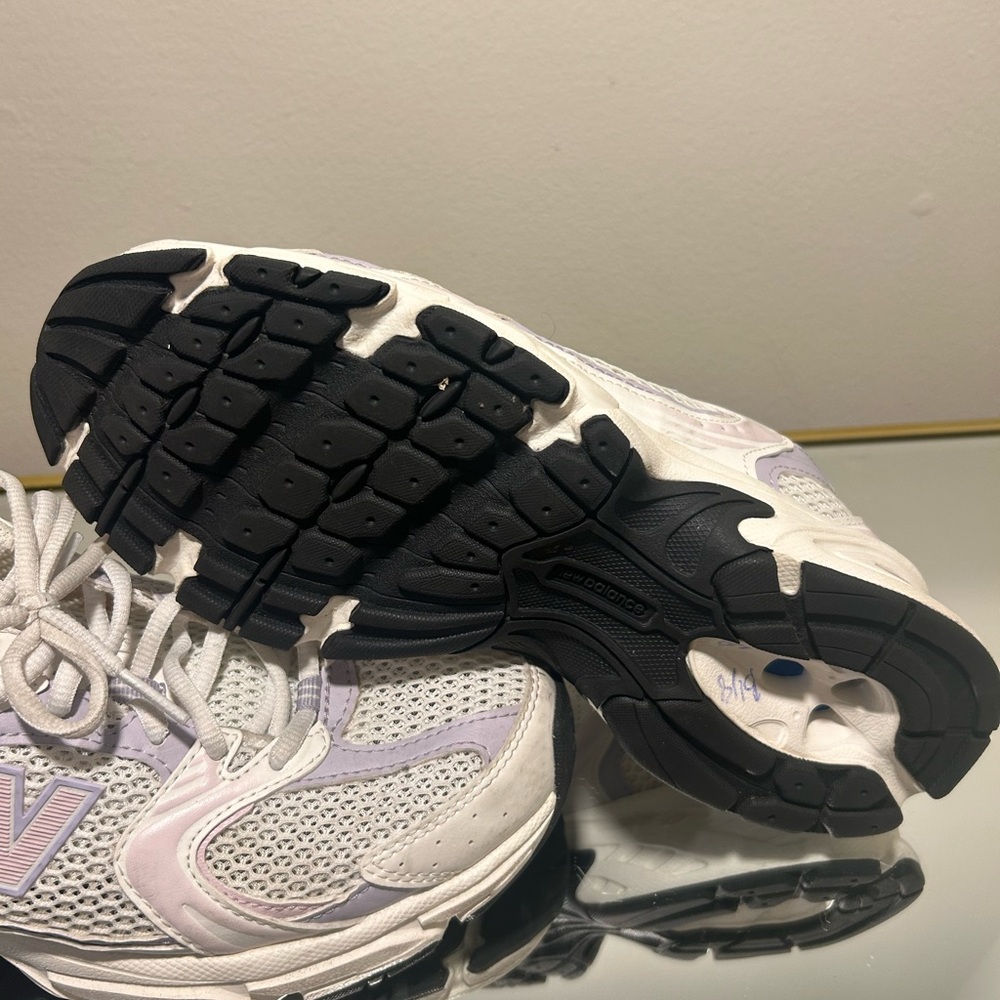 New Balance Women's White and Lavender Sneakers - Picture 5 of 13